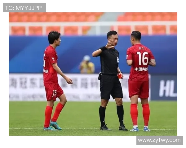 中超赛场蒋光太精彩解围助球队逆转局势展现防守实力