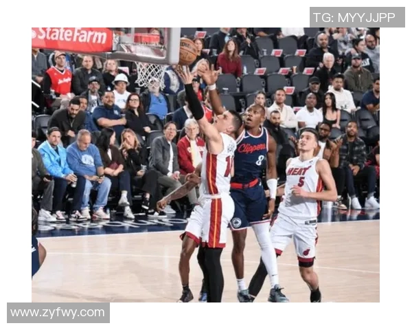 尼克斯队后卫伦纳德:我们需要更好地提升球队的防守端 尼克斯队后卫伦纳德:我们需要更好地提升球队的防守端